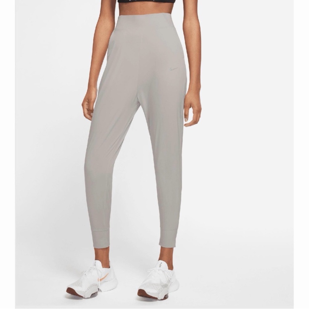 Nike Dri-Fit Women's Bliss Lux Full Length Training Joggers Medium